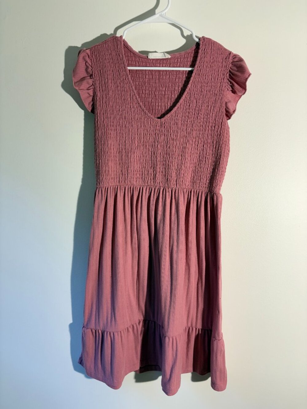 Lucky Brand Smocked V-Neck Dress Womens L Pink Dusty Rose Tiered Flutter Sleeve